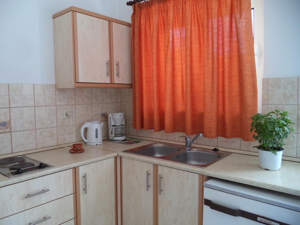 Antonios Apartments Stegna أرخانجلوس الغرفة الصورة
